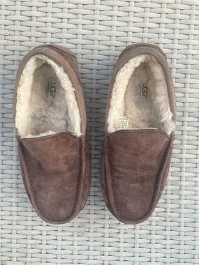 UGG Men’s Ascot Slippers - Chestnut Color